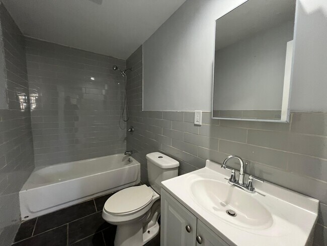 Building Photo - 8 Rutgers Ave