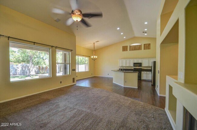 Foto del edificio - 714 E Hampton Ct