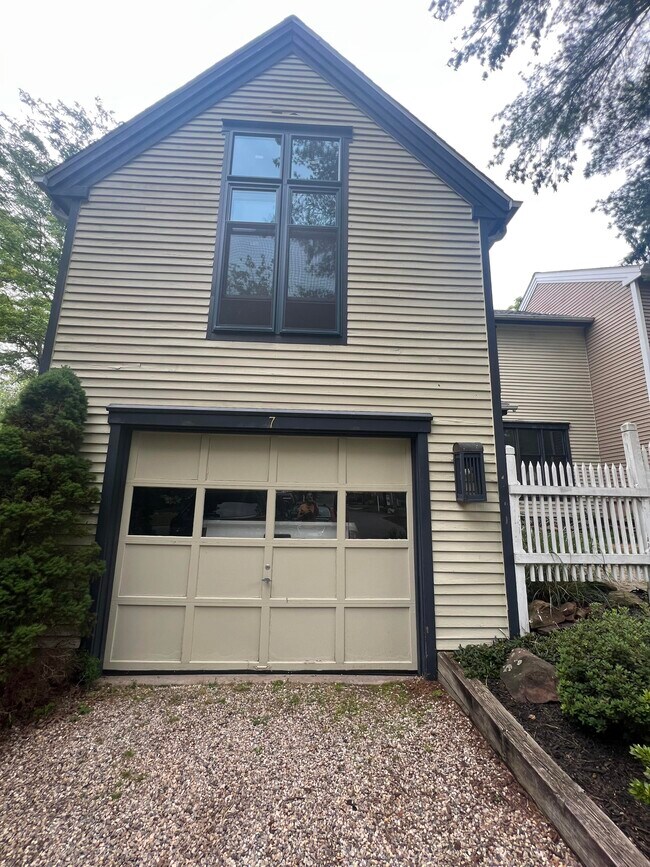 Photo - 7 Farm Dr Apartment