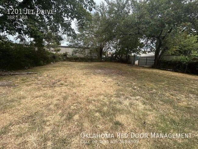 Building Photo - 1201 Jet Dr