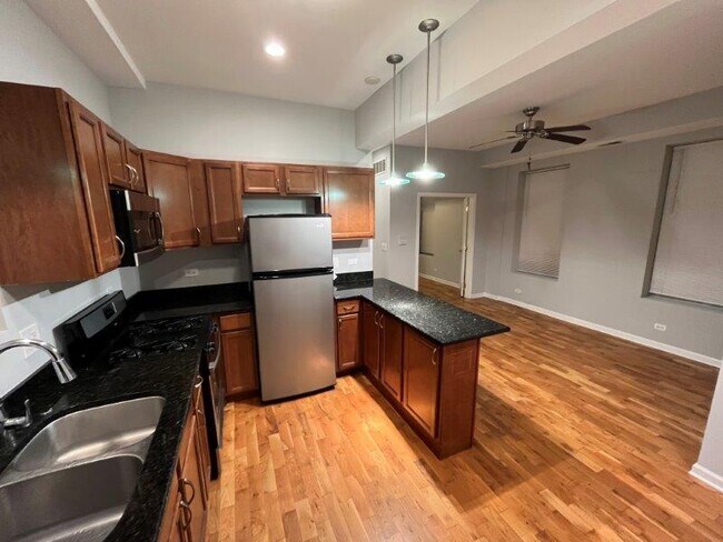 Foto del edificio - 2249 S Bell Ave