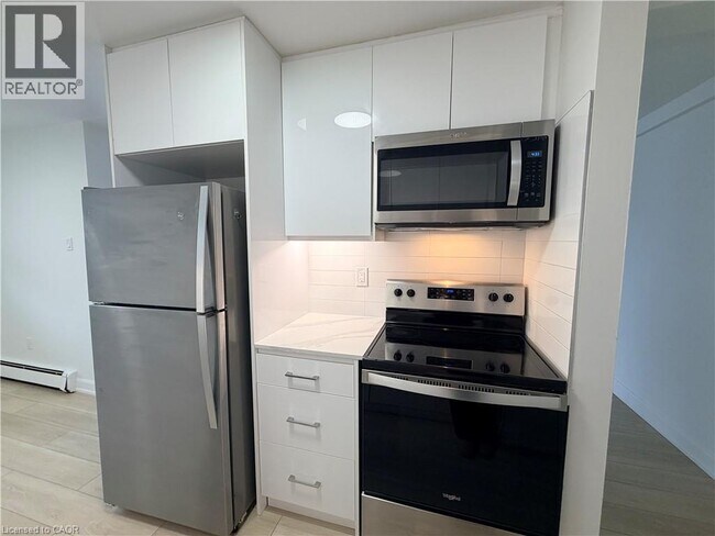 Photo du bâtiment - 15 Kappele Cir