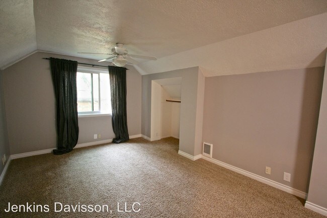 Building Photo - 4 br, 2 bath House - 4124 SE Ash Street