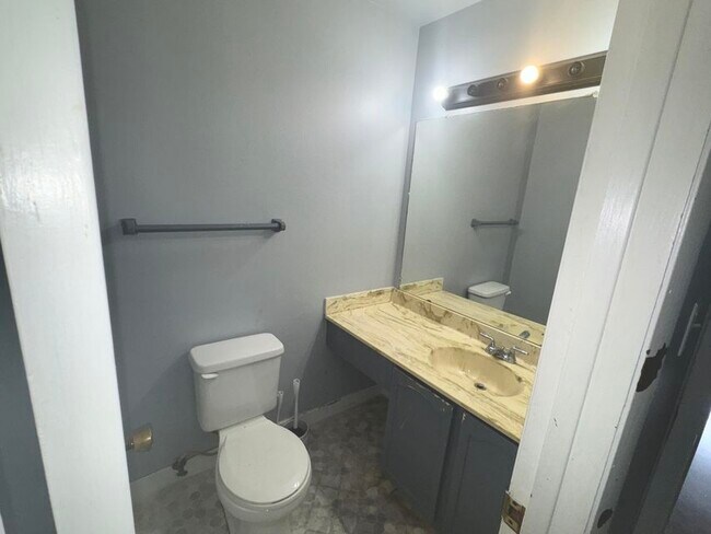 Foto del edificio - 7824 W Sheridan Ave