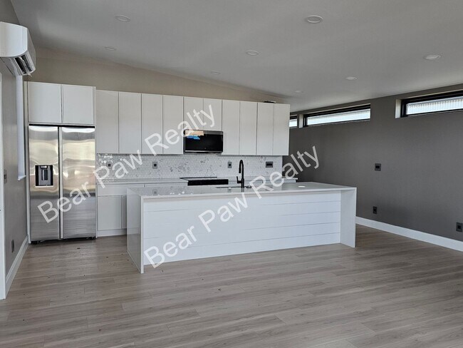 Foto del edificio - 1615 E 22nd St