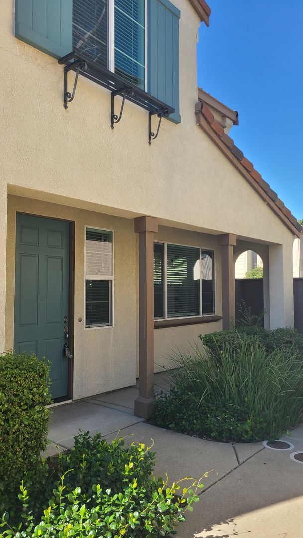 Building Photo - West Roseville, New Paint & Carpet 2 Story...