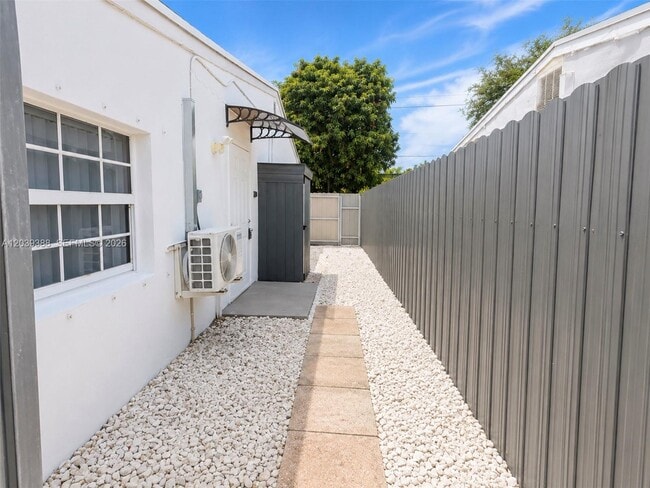 Building Photo - 330 NW 56th Ave.