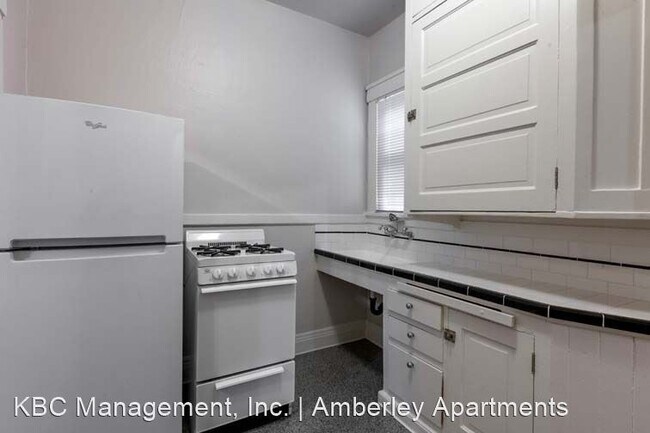 Building Photo - 1 br, 1 bath Apartment - 814 NW 22nd Ave