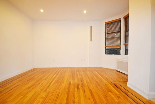 Building Photo - 226 W 97th St