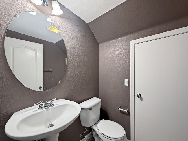 Foto del edificio - 2B/2.5BA Townhome in San Marcos Available ...