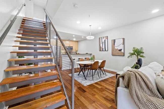 Building Photo - 503 Swanee Dr