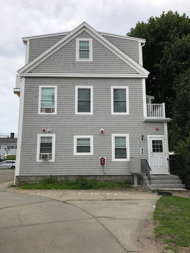 Building Photo - 20 Leyden St