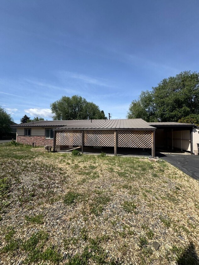Primary Photo - Spacious Home Near Hospital