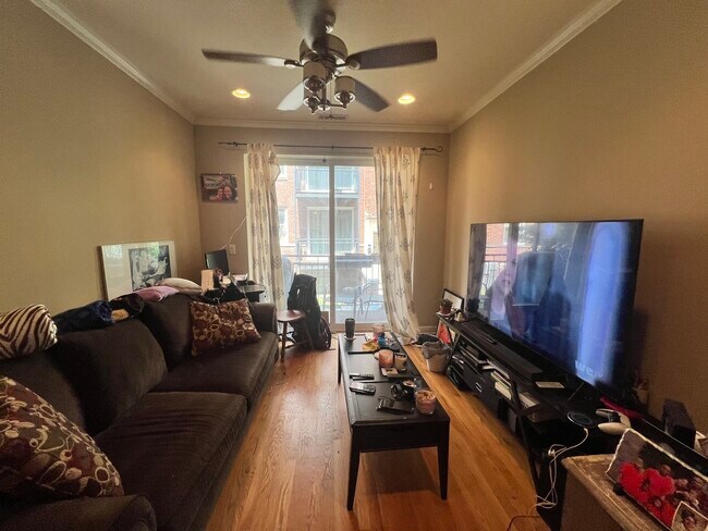 Foto del edificio - 3705 N Kenneth Ave