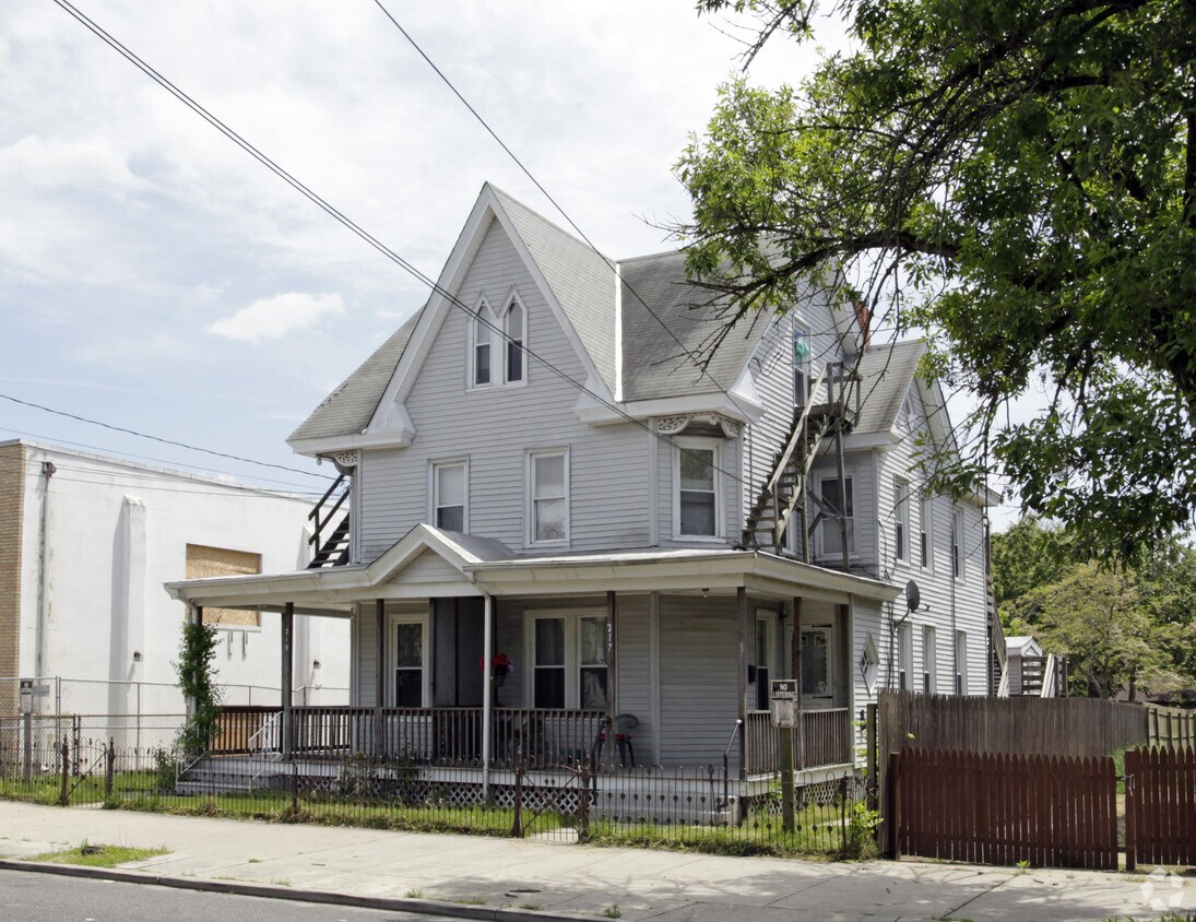 Foto principal - 217 E Broad St