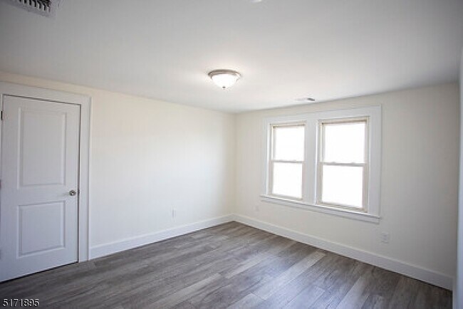 Building Photo - 41 Grove St