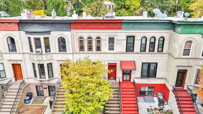 Foto del edificio - 678 Sterling Pl