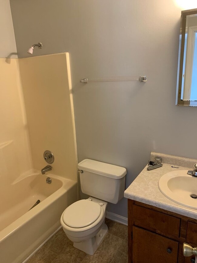 Foto del edificio - 2BR/ 2Bath on Eastside! Available end of July 2026