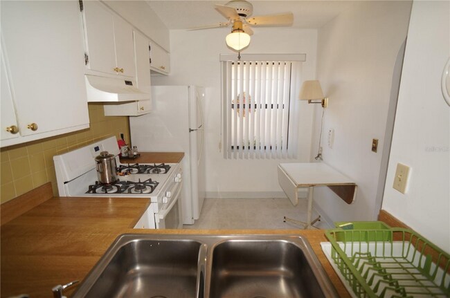 Foto del edificio - 1406 Arrowhead Cir W