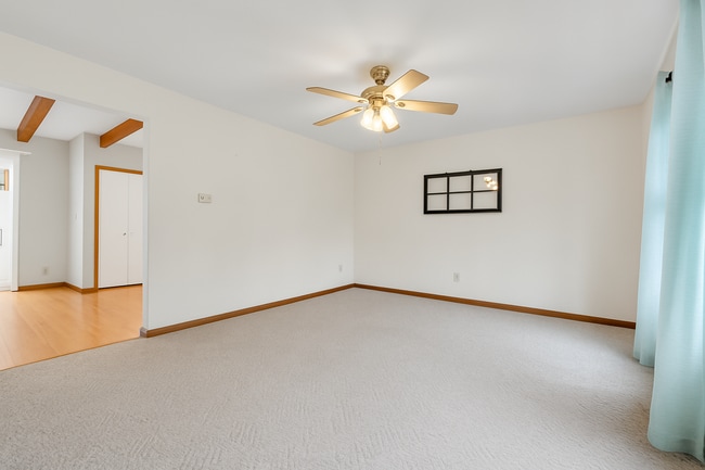 Building Photo - Family-Friendly 4-Bed Home with Pet-Friendly Yard and Pool in a Quiet Neighborhood