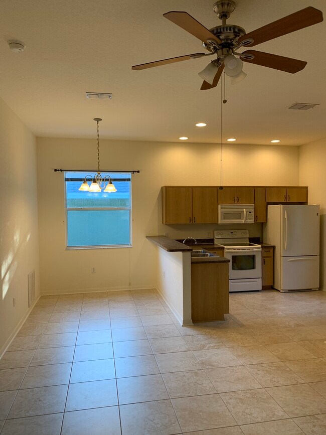 Foto del edificio - 5841 Cherry Ridge Pl