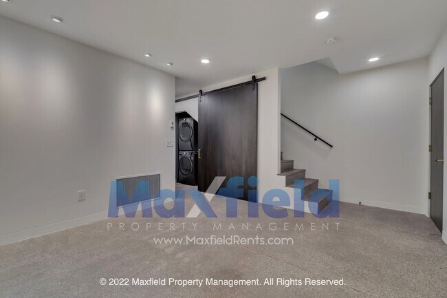 Foto del edificio - Luxury Sugarhouse Living | Pet Friendly | 2BD | 3BA | 1GA | 1CP 1875 Sq Ft