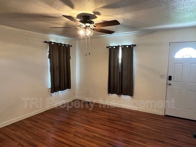 Foto del edificio - 327 S 2nd St