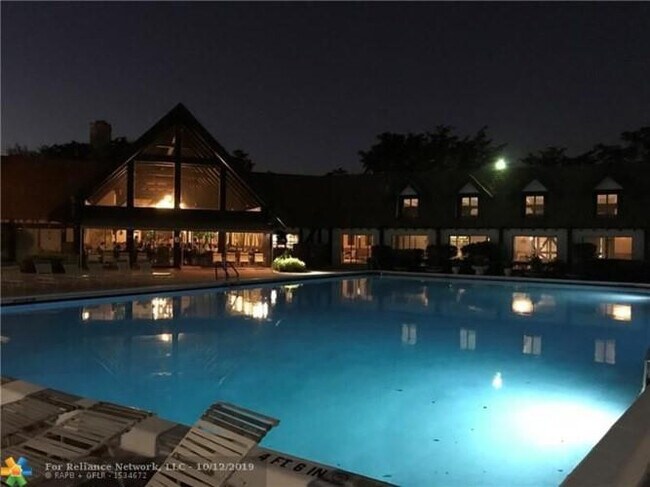 Foto del edificio - 3660 Inverrary Dr