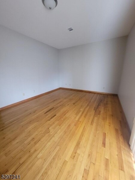 Building Photo - 16 Marne St