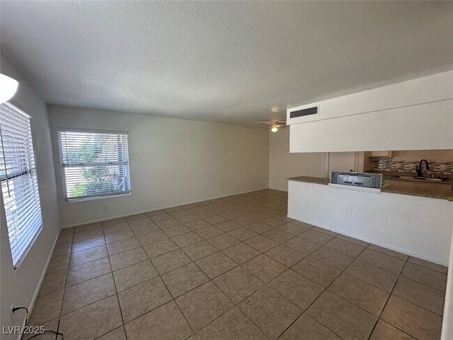 Foto del edificio - 1428 Lorilyn Ave