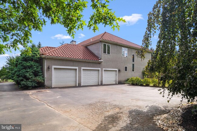 Building Photo - 106 Anselm Dr