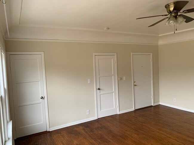 LIVING AREA - 3411 Pomeroy St