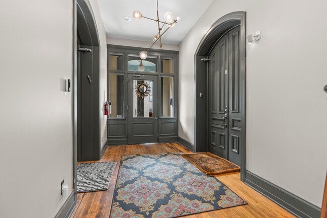 Building Photo - 291 Edmund Pl