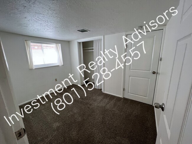 Building Photo - 568 S 900 E