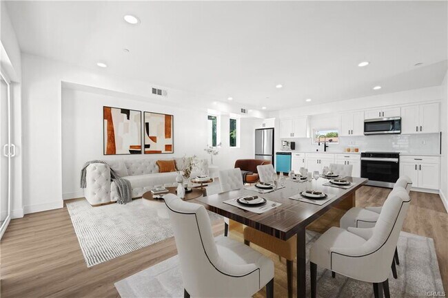 Foto del edificio - 6704 Kester Ave