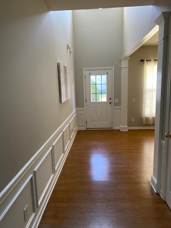 Entryway - 3005 Azalea Hills Dr