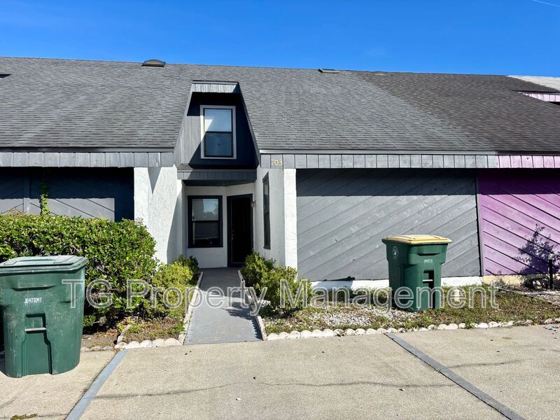 Primary Photo - 703 Trekker St