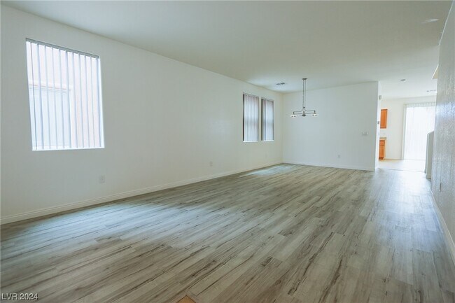 Building Photo - 3921 Buteo Ln