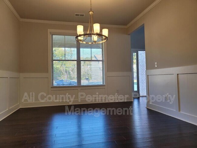 Building Photo - 5563 Lair Ln