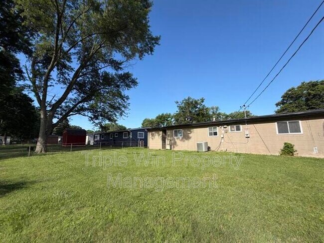 Building Photo - 1710 Kay Dr
