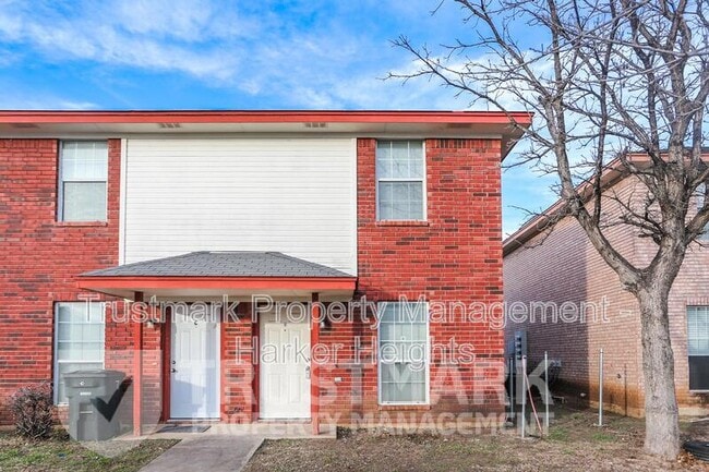 Building Photo - 4005 Madison Dr