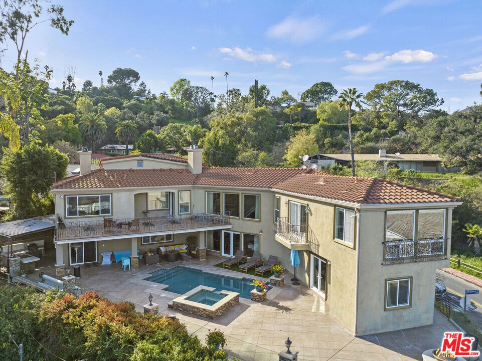 3654 Wrightwood Dr Los Angeles, CA 91604 Alquileres en Los Angeles