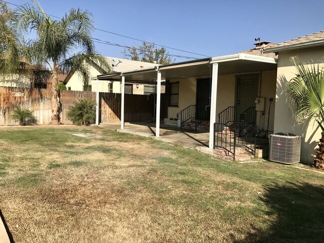 Foto del edificio - Adorable House in North Bakersfield!