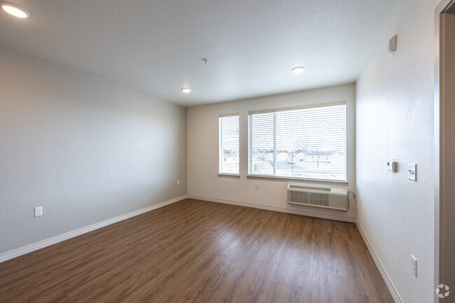 1BR, 1BA - 625SF - Living Room - Meadow Vista Apartments