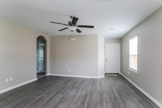 Building Photo - 26420 Richter Dr