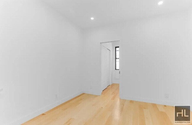 Building Photo - East 84th St