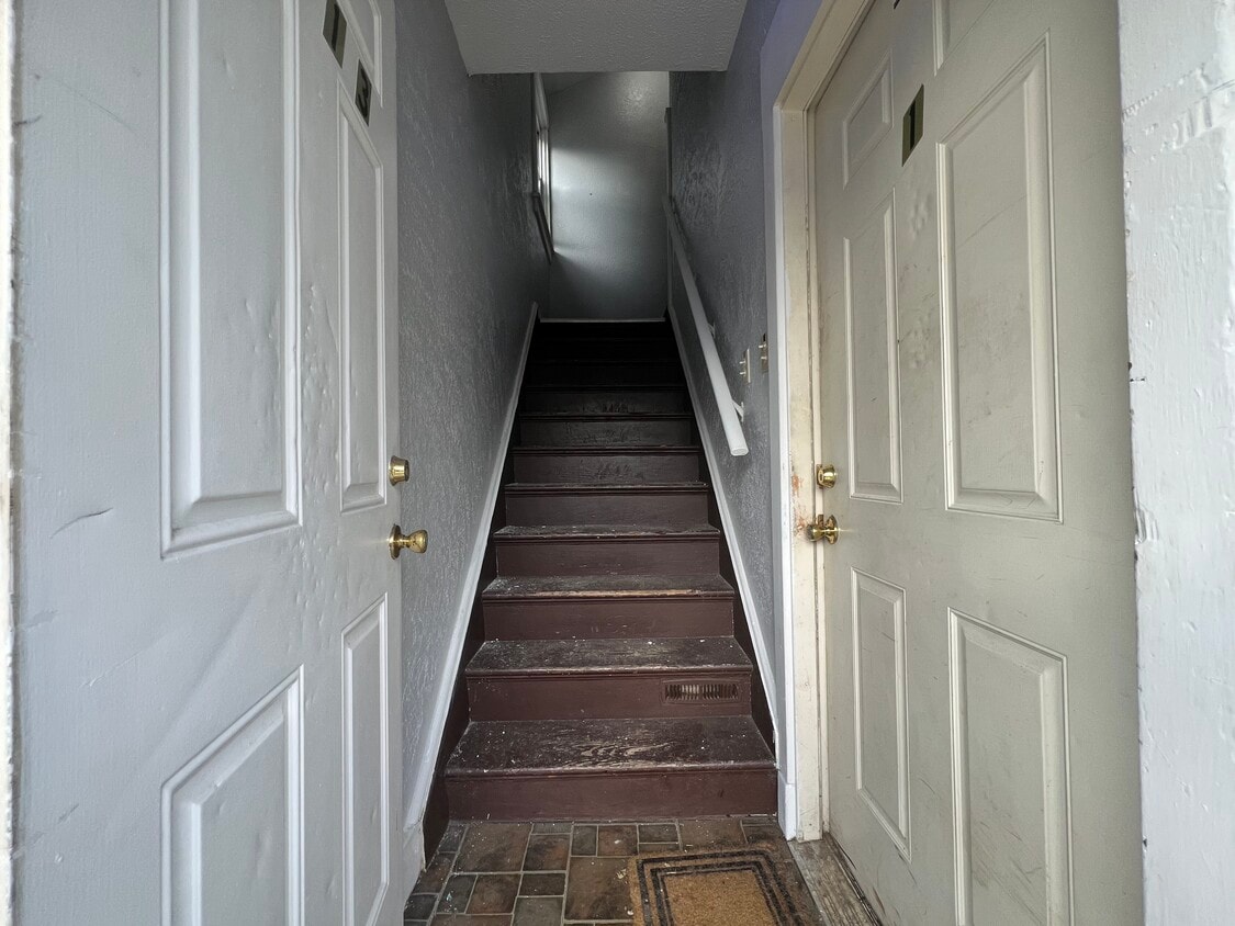 Entry - 1413 Margaret St