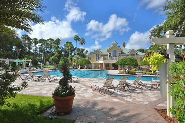 Foto del edificio - Beautiful 5 Bed 4 Bath Pool Home in the gu...