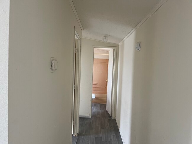Building Photo - 3973 Woodside Dr