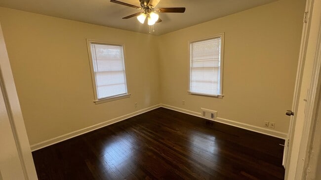 Building Photo - 2800 Long Way